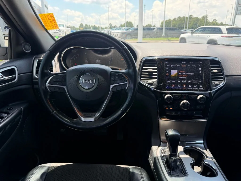 Used 2020 White Jeep Altitude image 8