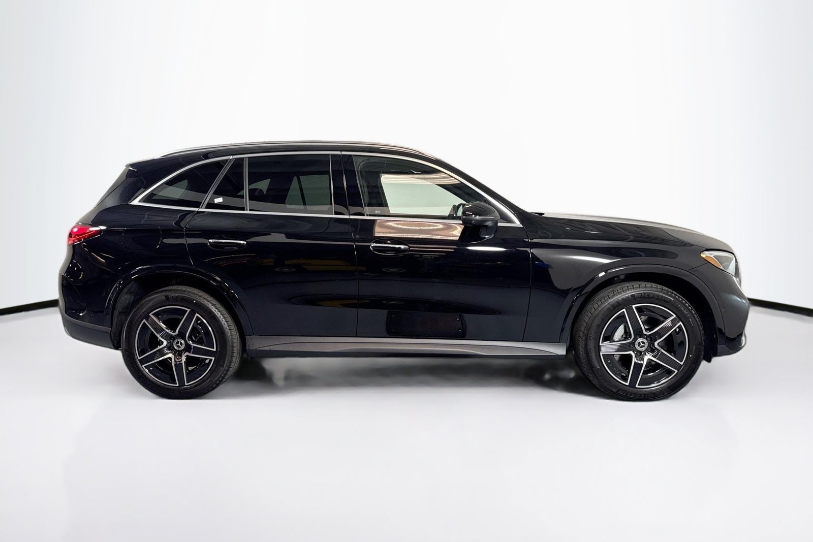 New 2026 Black Mercedes-Benz GLC 300 image 4