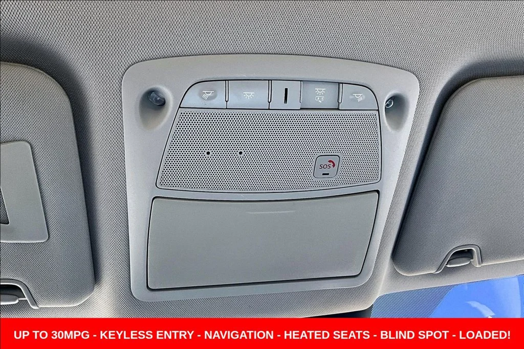 Used 2017 Orange Nissan SL image 19