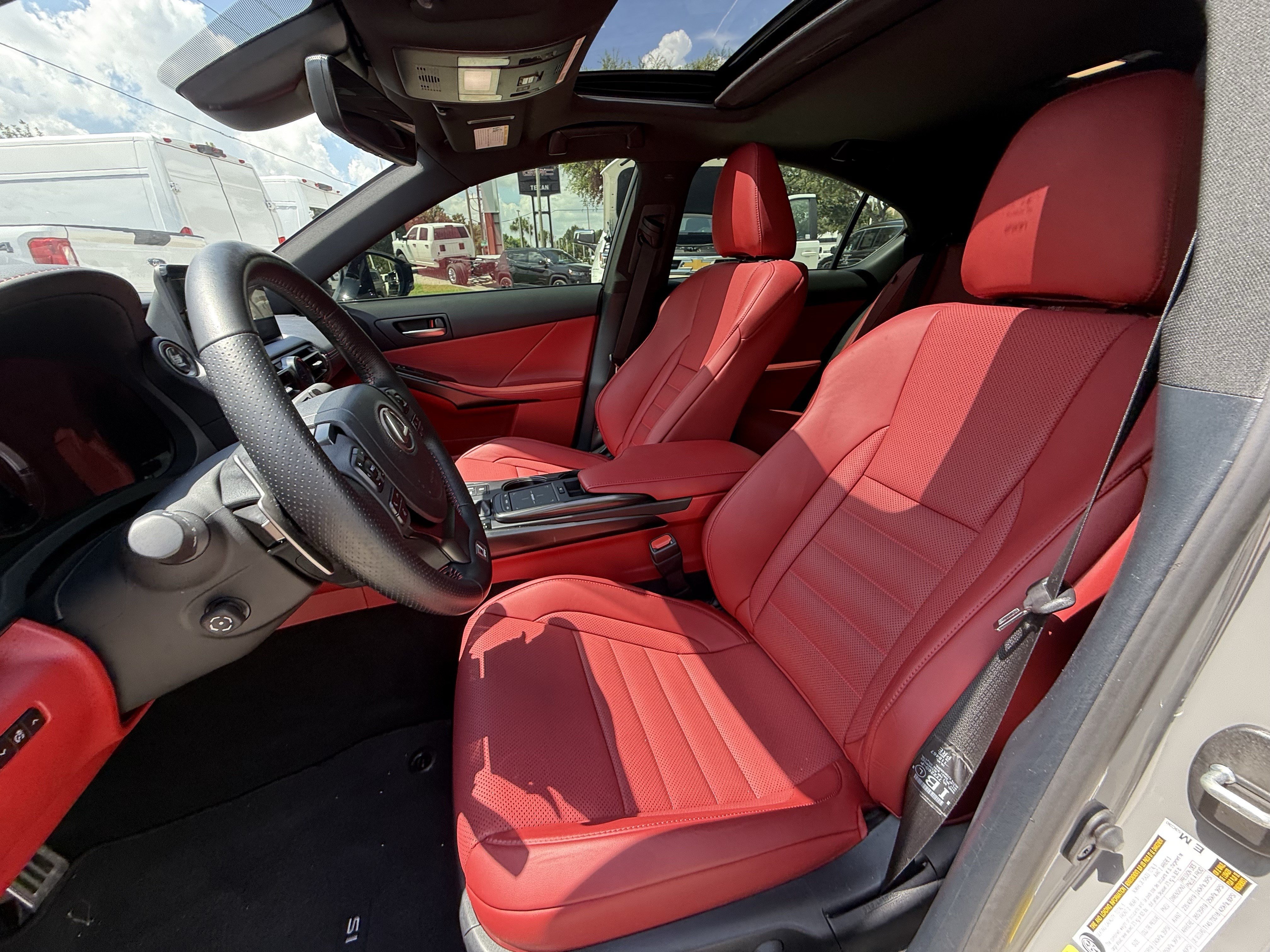 Used 2025  Lexus  image 28