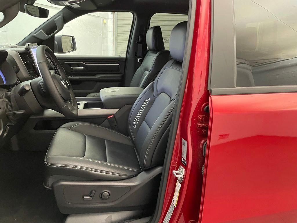 New 2026 Molten Red Pearl-Coat Exterior Paint RAM Rebel image 22