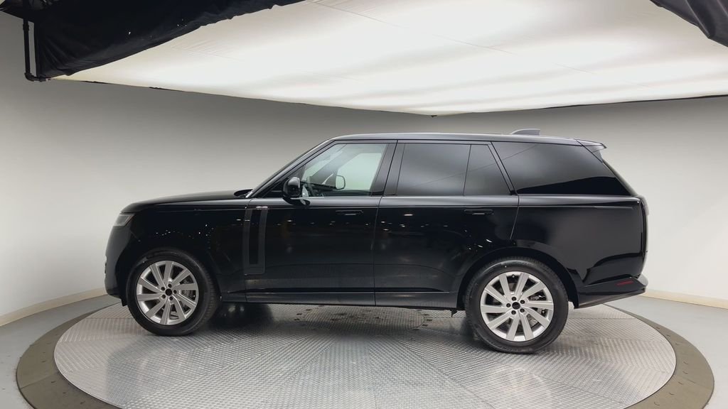 New 2026 Santorini Black Land Rover SE image 5