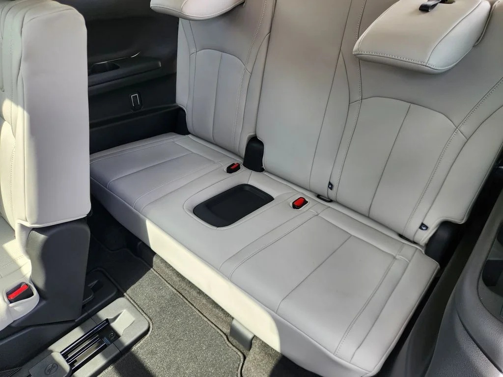 New 2027 GRAND BLUE INFINITI Luxe AWD image 17