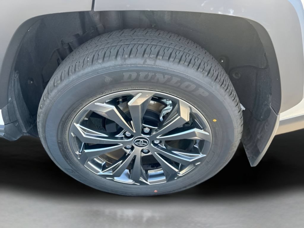 Used 2025 Wind Chill Pearl Toyota Limited image 17