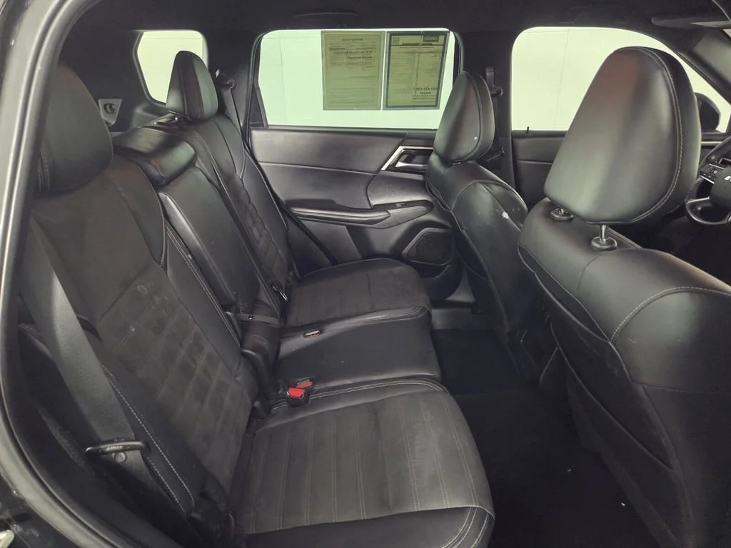 Used 2023 Black Mitsubishi SE Black Edition image 29
