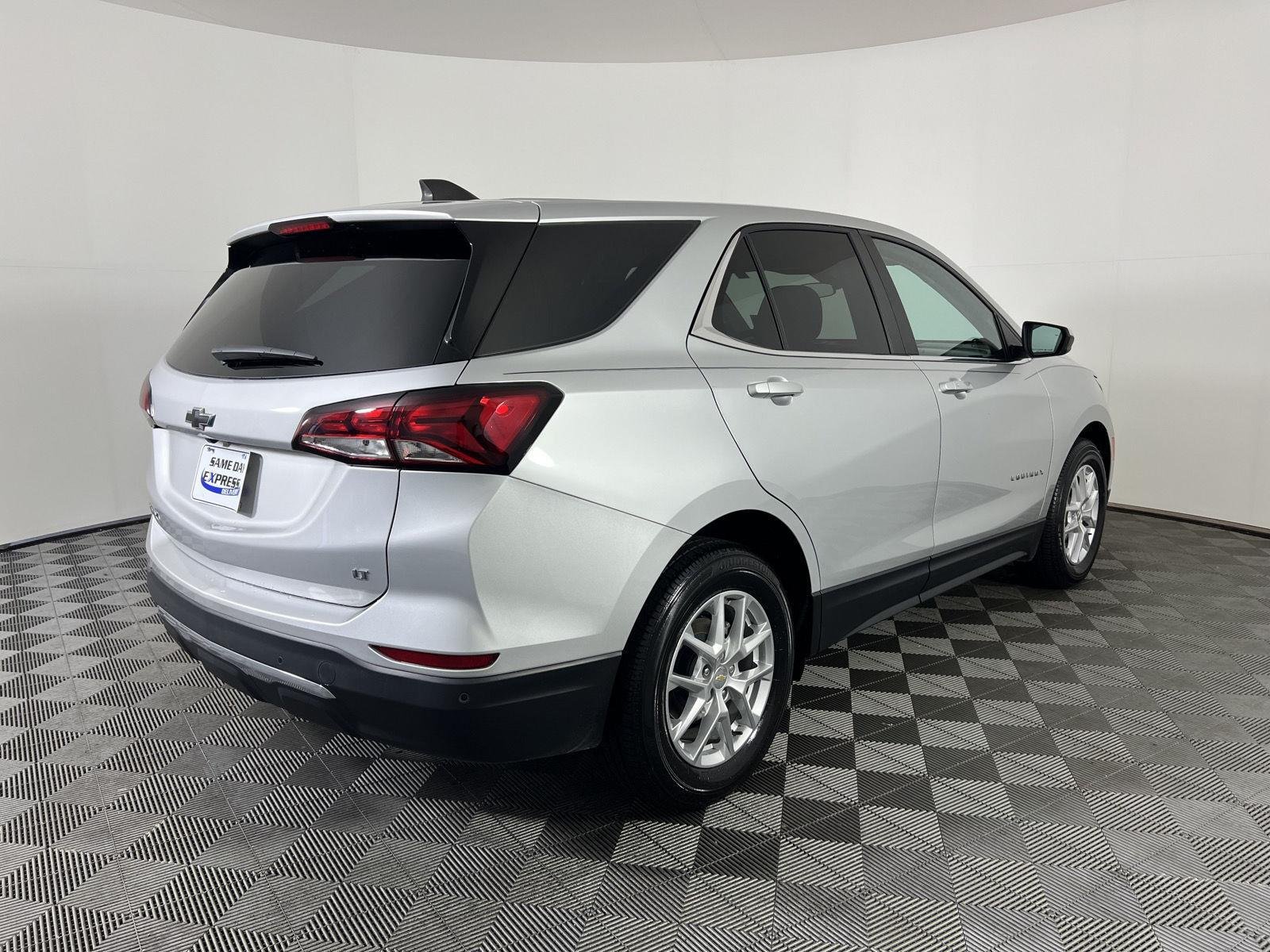 Used 2022 Silver Ice Metallic Chevrolet LT image 25