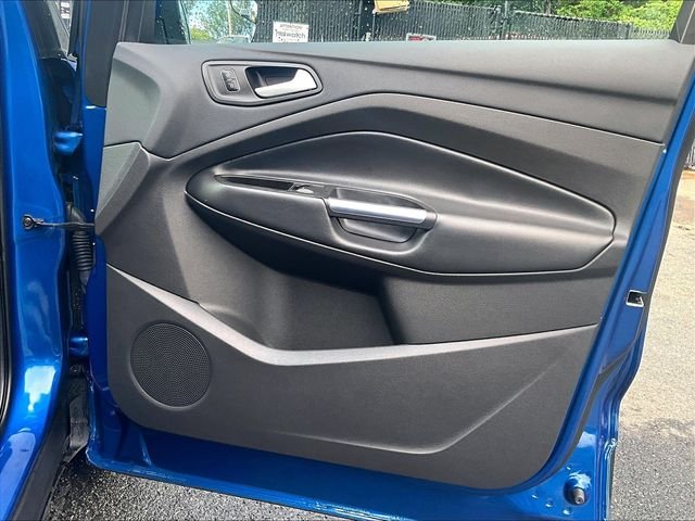 Used 2017 Blue Ford SE image 19