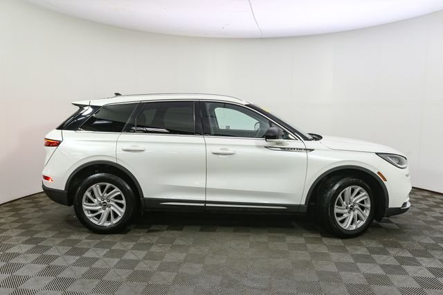 Used 2022 White Lincoln Standard image 13