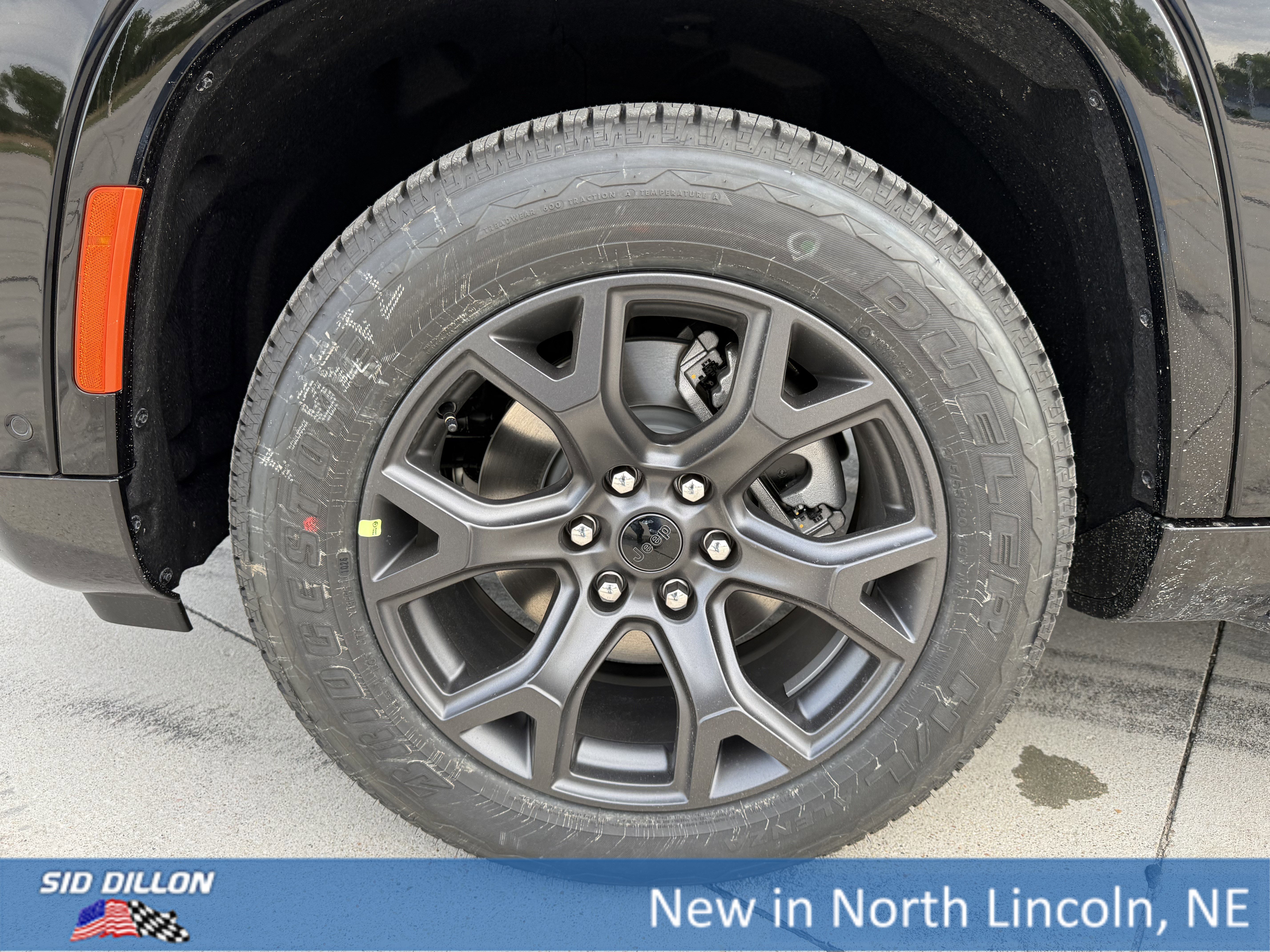 New 2026 High Gloss Black Exterior Paint Jeep Limited Altitude image 5