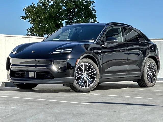 2026 Porsche Macan 4 Electric