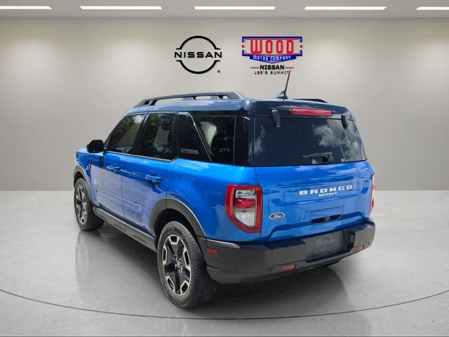 Used 2022 Blue Metallic Ford Outer Banks image 4