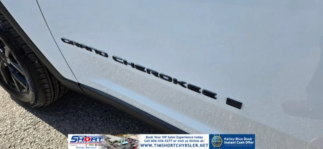 New 2026 Bright White Clear-Coat Exterior Paint Jeep Altitude image 5