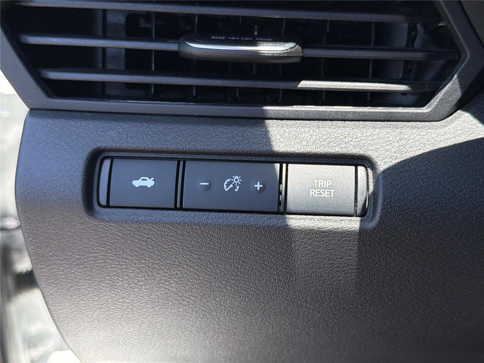 Used 2023 Glacier White Nissan 2.5 S image 15