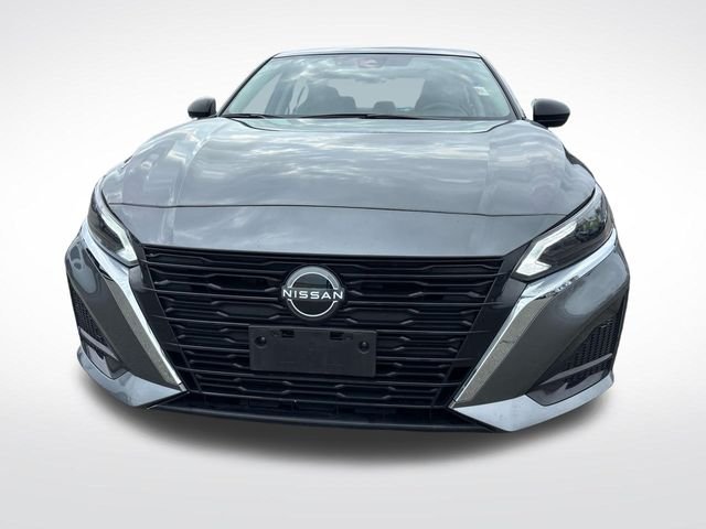 Used 2024 Gun Metallic Nissan 2.5 SV image 8