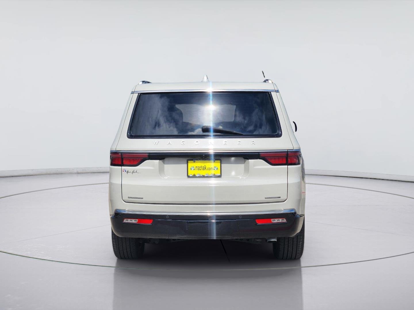 2022 Jeep Wagoneer photo 6 of 35