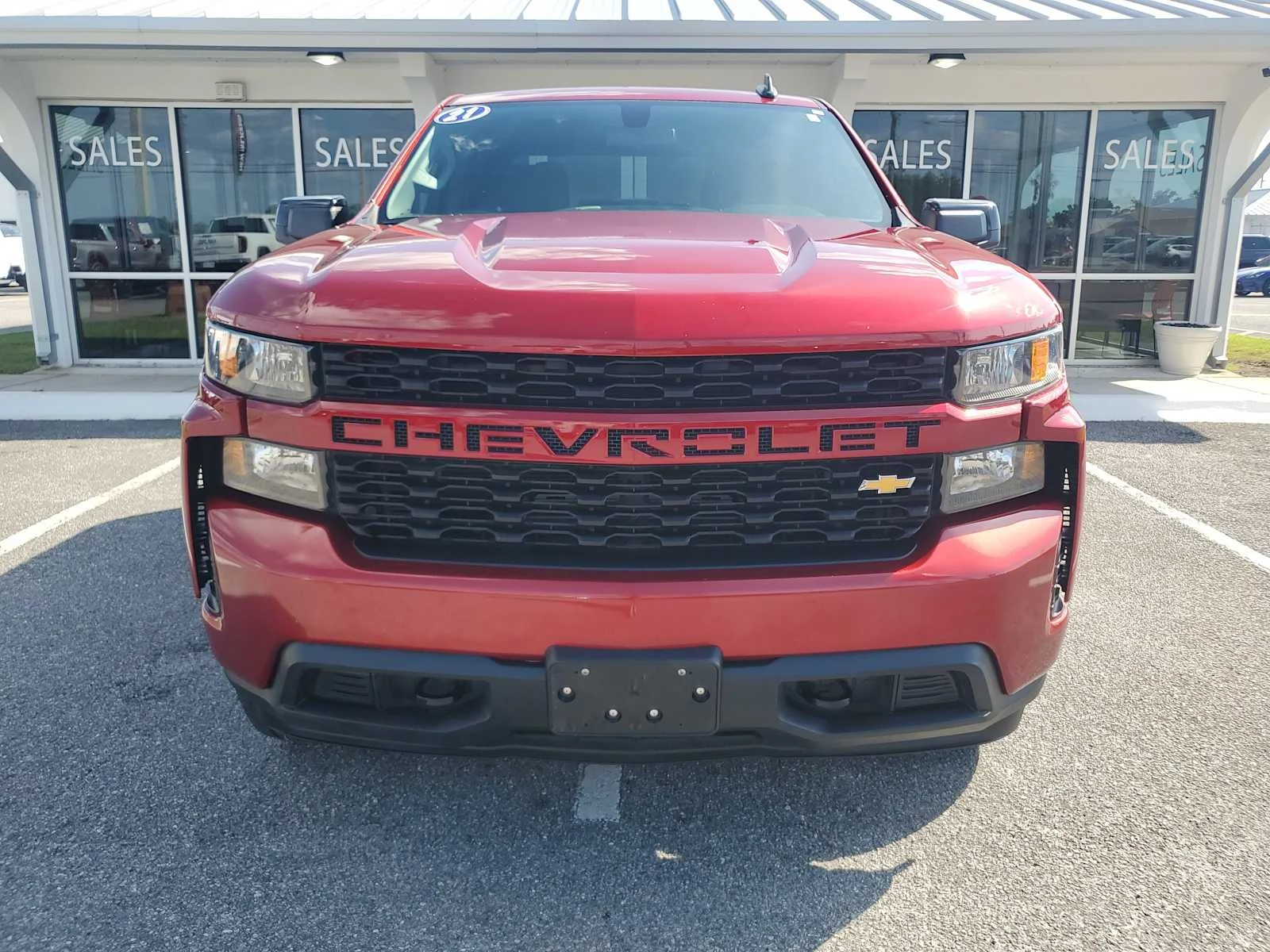 Used 2021 CHERRY RED TINTCOAT Chevrolet Custom image 12