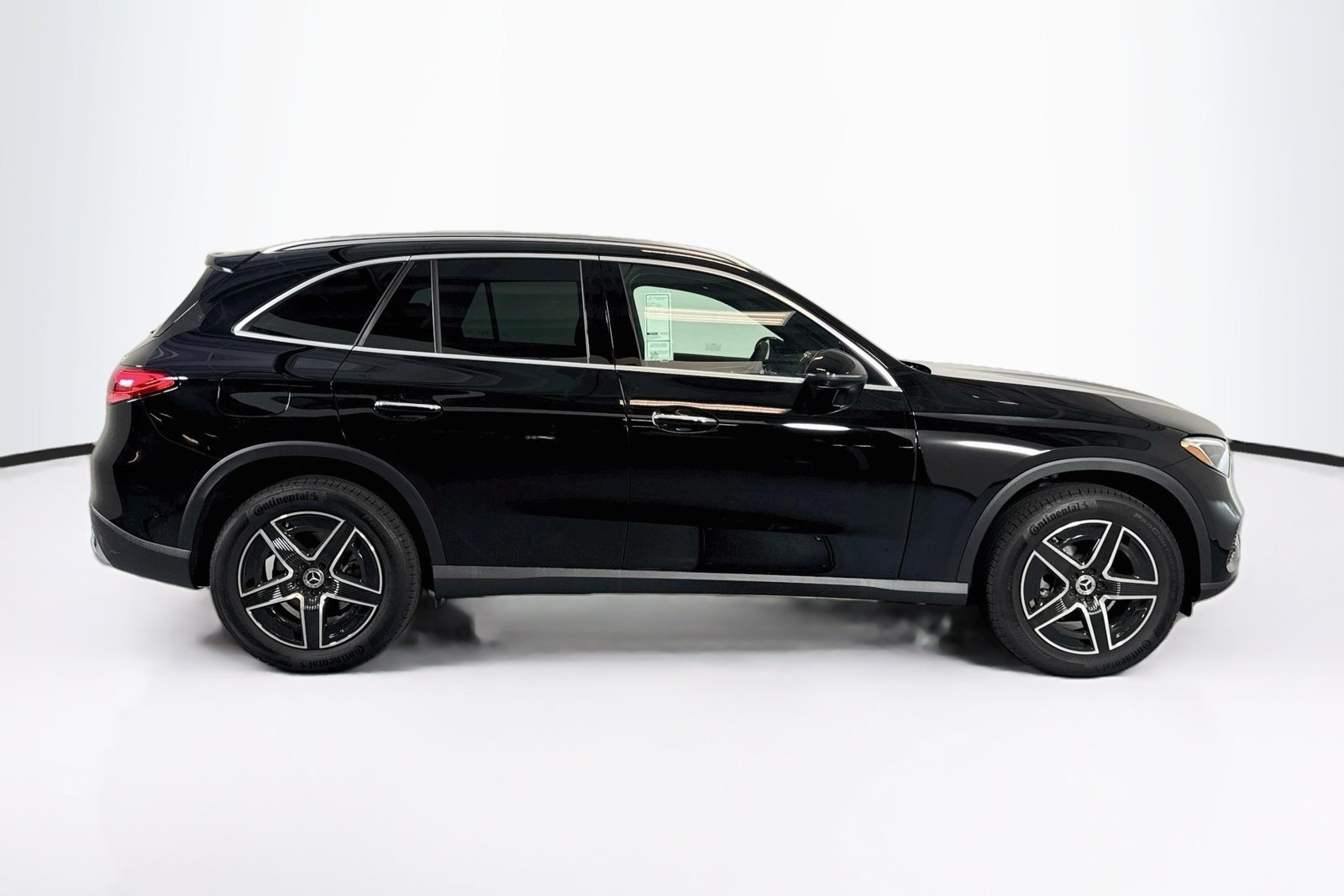New 2026 Black Mercedes-Benz GLC 300 image 4