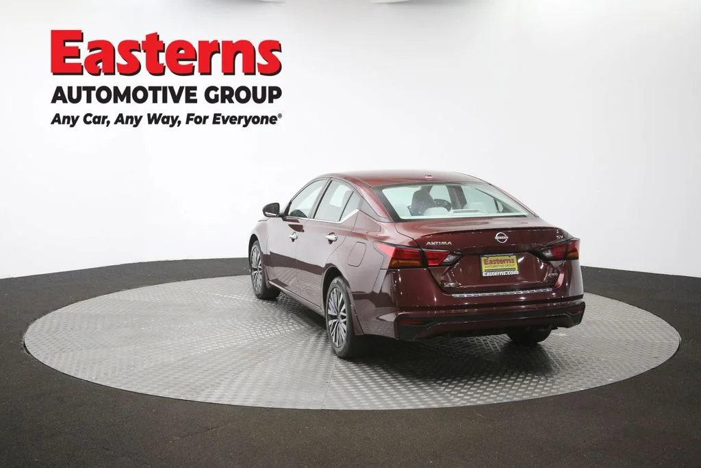 Used 2023 Red Nissan 2.5 SV image 65