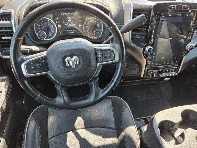 Used 2024 Billet Silver Metallic Clearcoat Ram Laramie image 23