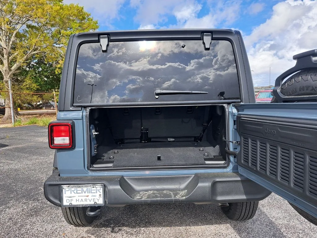 New 2026 Anvil Clear-Coat Exterior Paint Jeep Sport S image 23