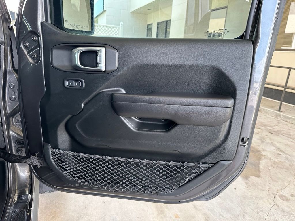 Used 2020 Gray Jeep Altitude image 34