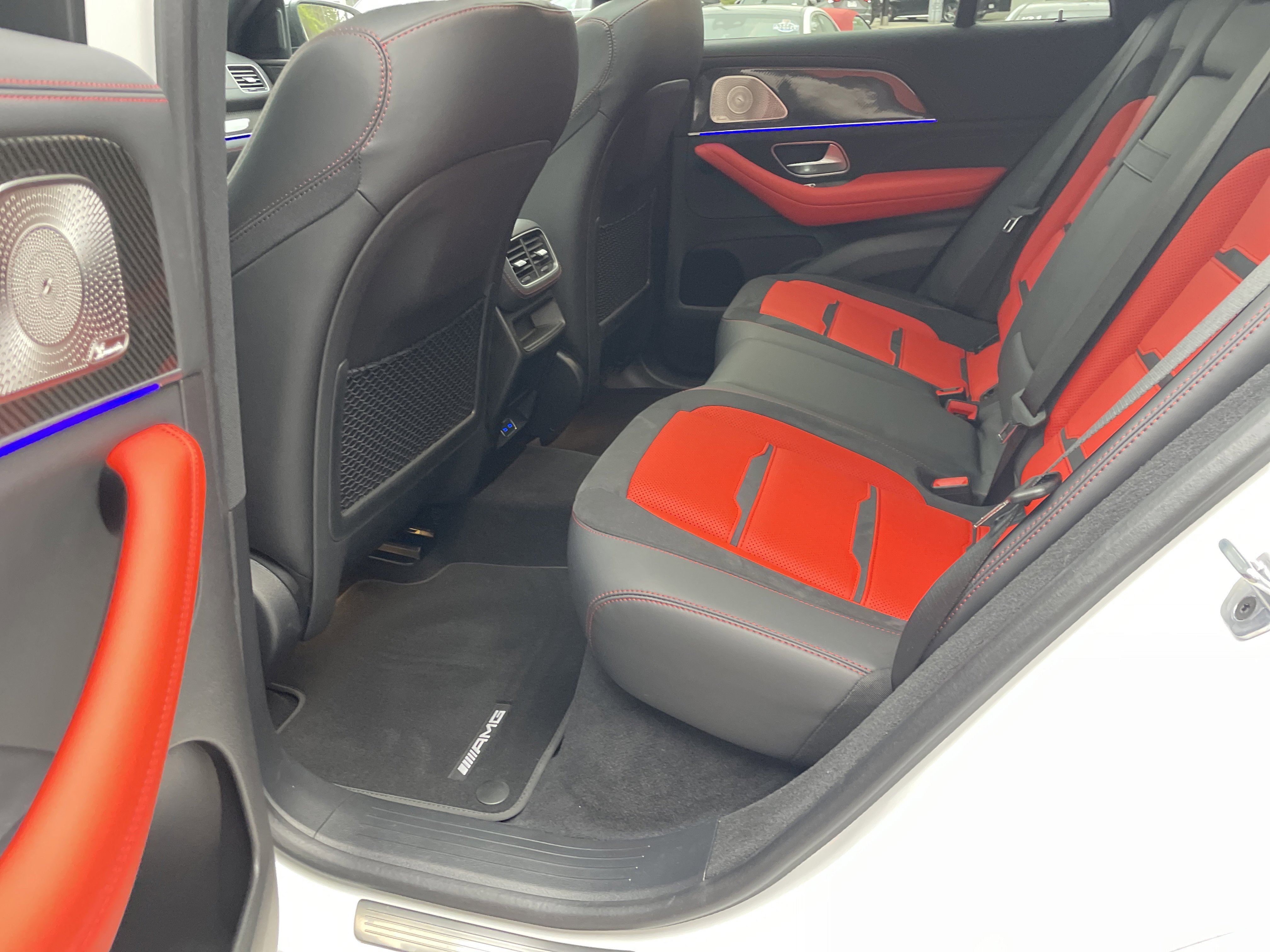 Certified Used 2025 MANUFAKTUR Moonlight White Metallic Mercedes-Benz AMG® GLE 53 4MATIC®+ Coupe image 39