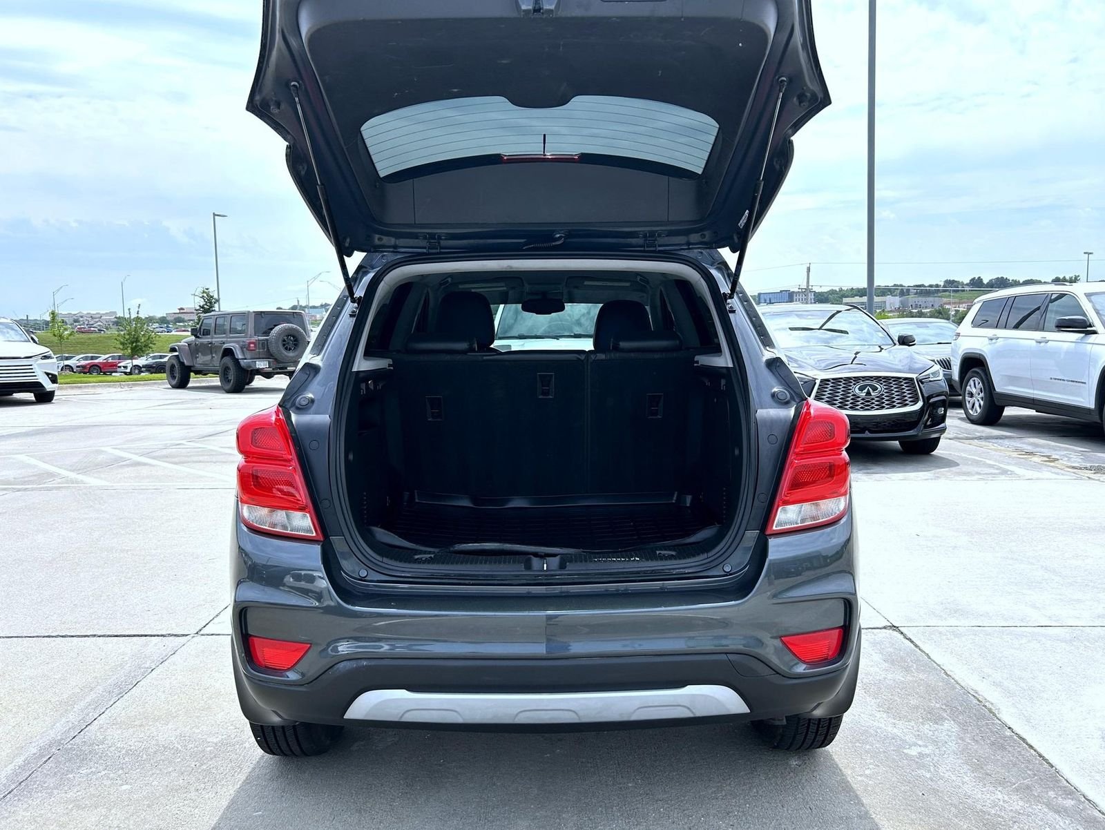 Used 2018 Gray Chevrolet LT image 21