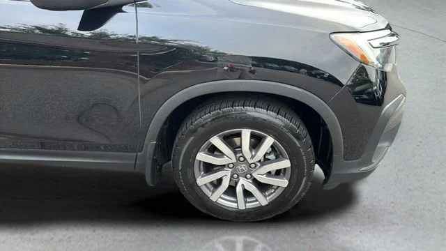 Used 2020 Black Honda EX-L image 37