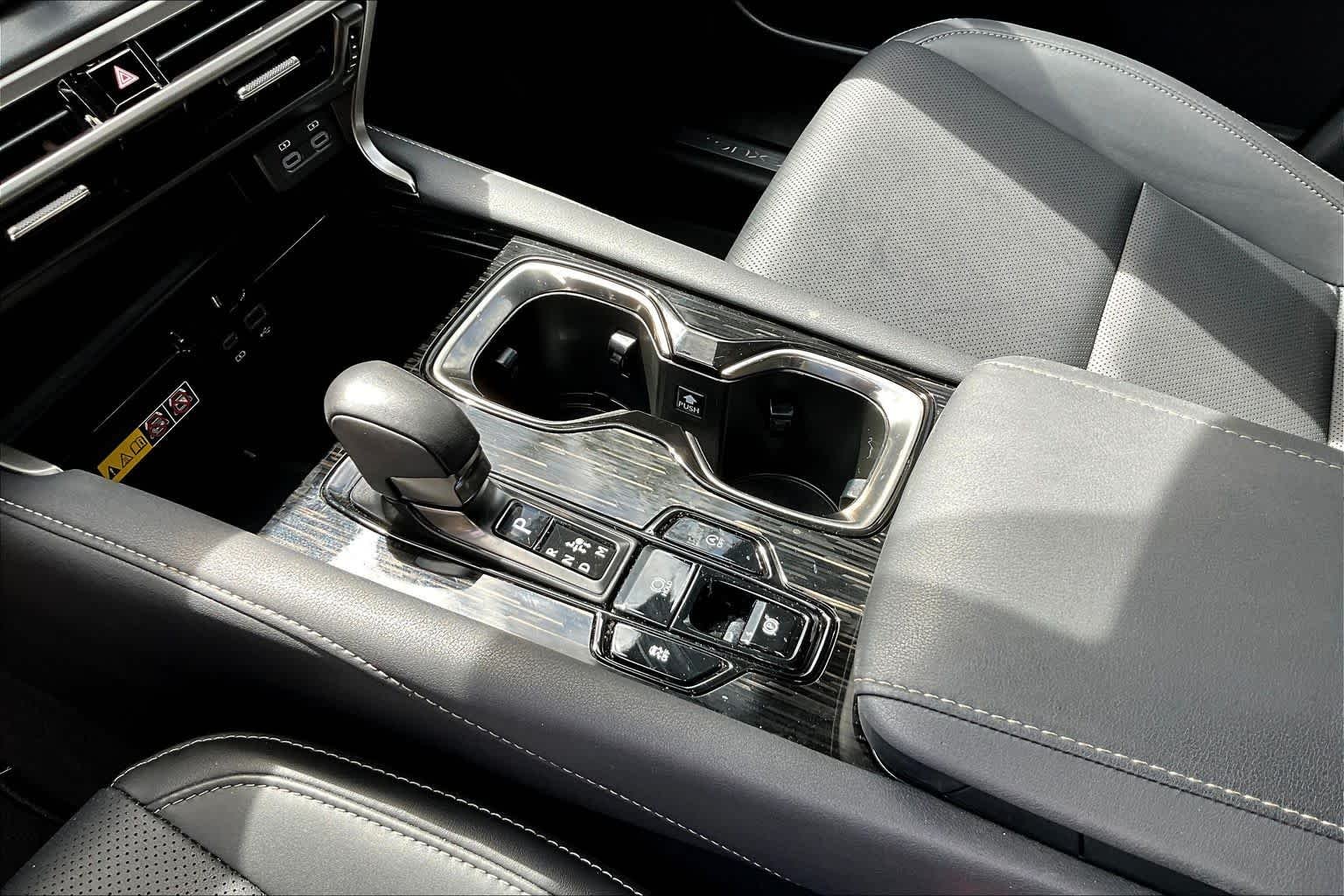 2024 Lexus RX 350 - Photo 17