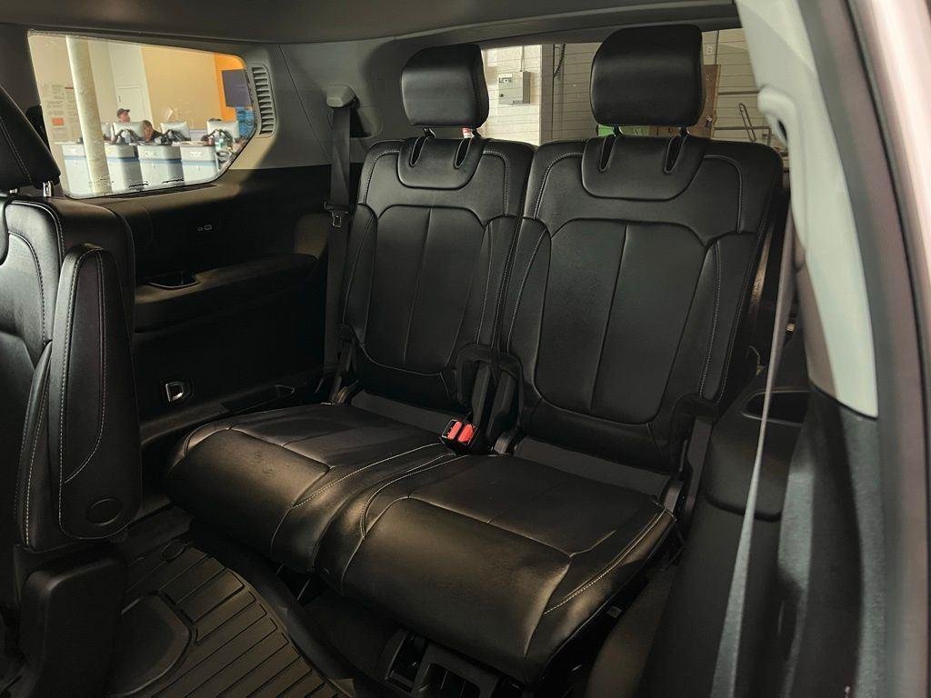 Used 2024 Bright White Clearcoat Jeep Limited image 21