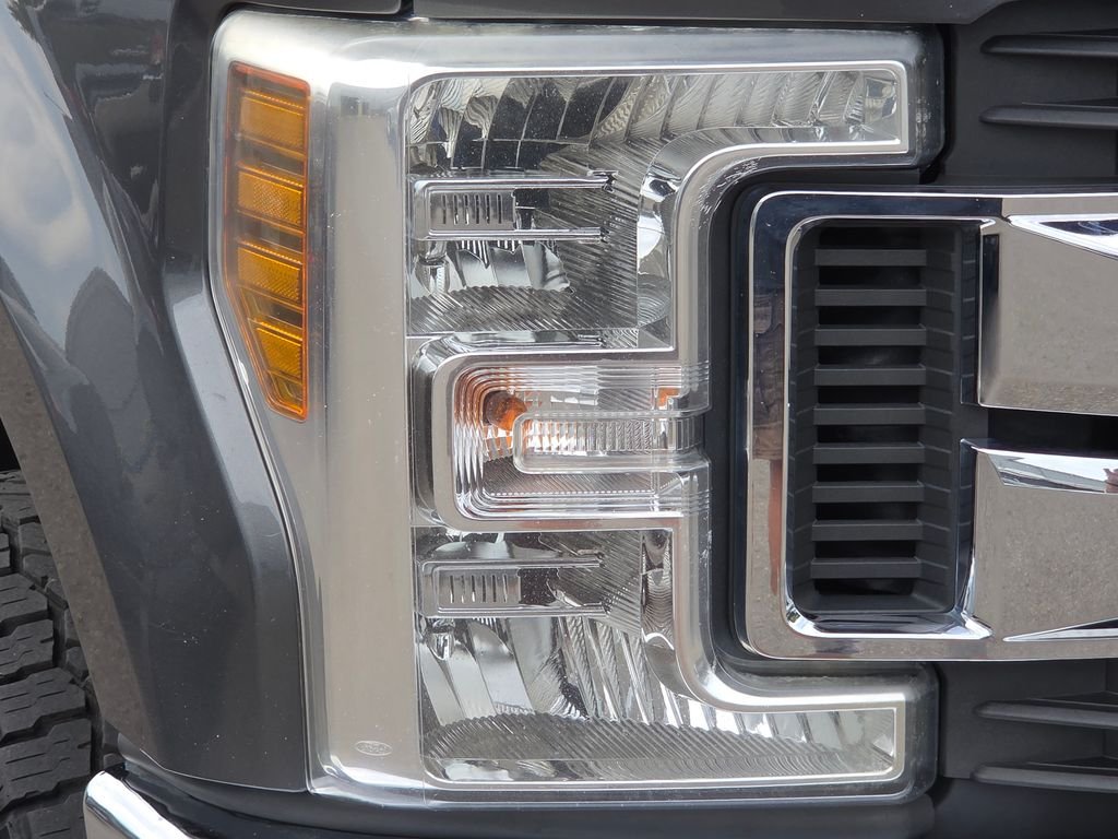 Used 2019 Gray Ford XLT image 14