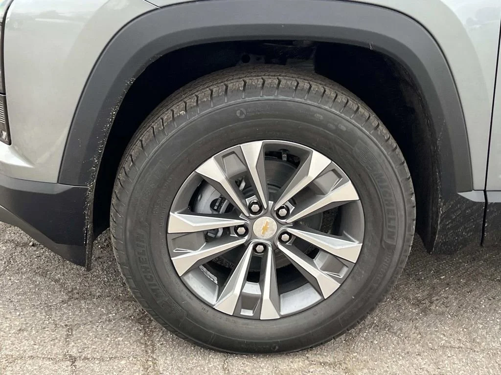 2026 Chevrolet Equinox LT - Photo 25