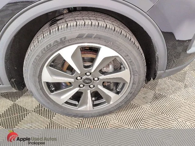 Used 2024 Black Ford Platinum image 46