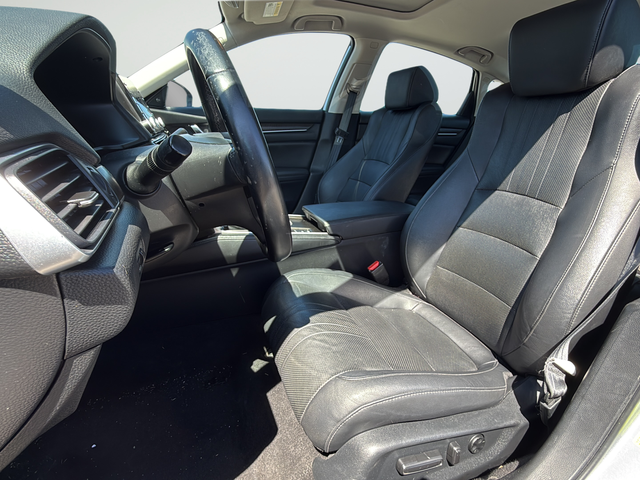 Used 2019 Silver Honda EX-L image 12