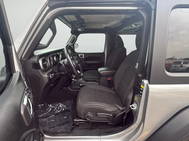 Used 2020 Silver Jeep Sport S image 10