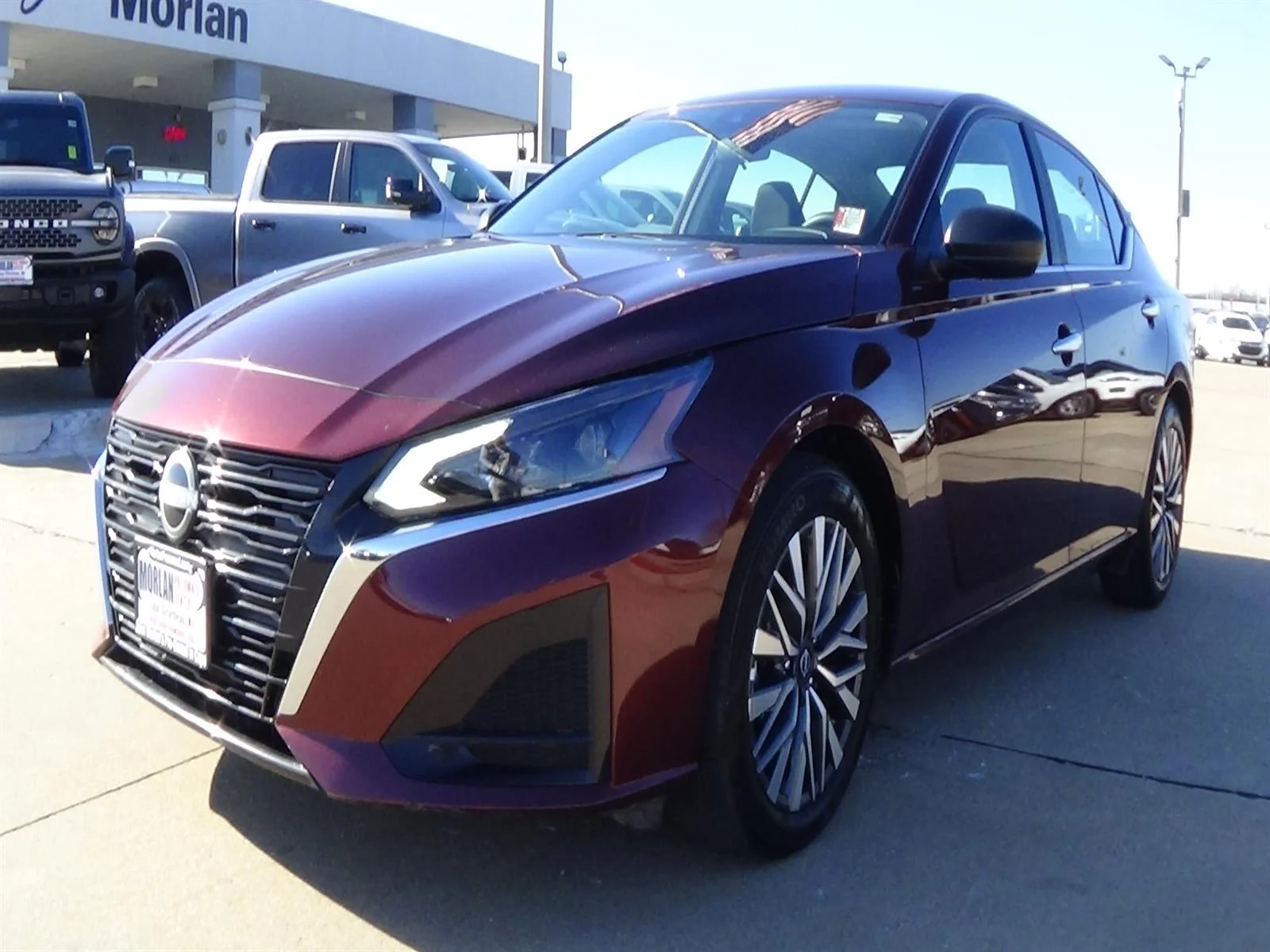 Certified Used 2025 Garnet Pearl Metallic (nca) Nissan 2.5 SV image 2