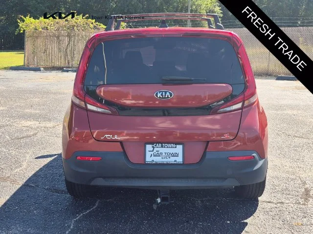 Used 2021 Orange Kia S image 3
