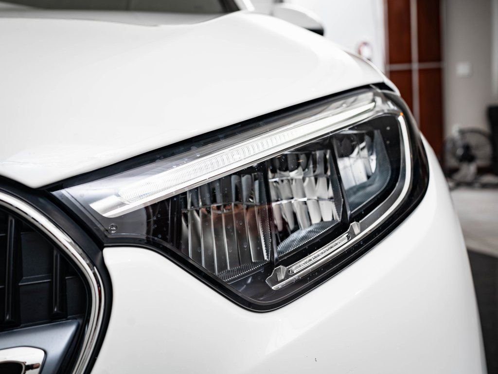 Certified Used 2025 Polar White Mercedes-Benz GLC 300 image 15