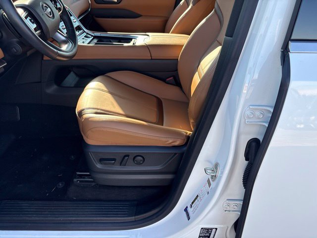 Used 2025 White Nissan SL image 9
