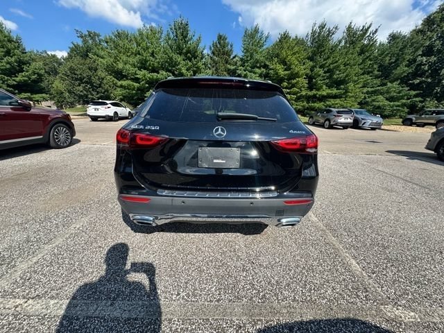 Used 2023  Mercedes-Benz GLA 250 image 4