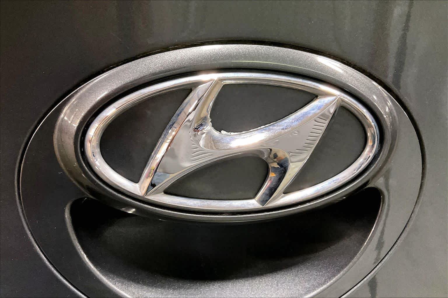 Used 2012 Cyclone Gray Hyundai GS image 10