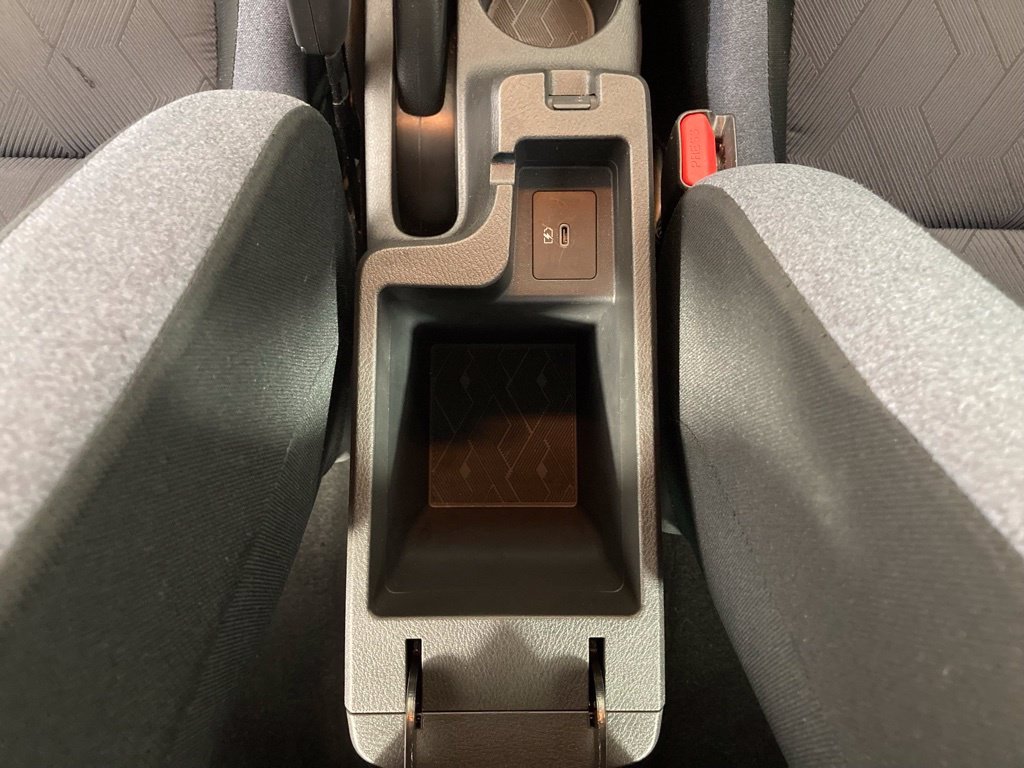 2025 Nissan Versa Sedan SV - Photo 10