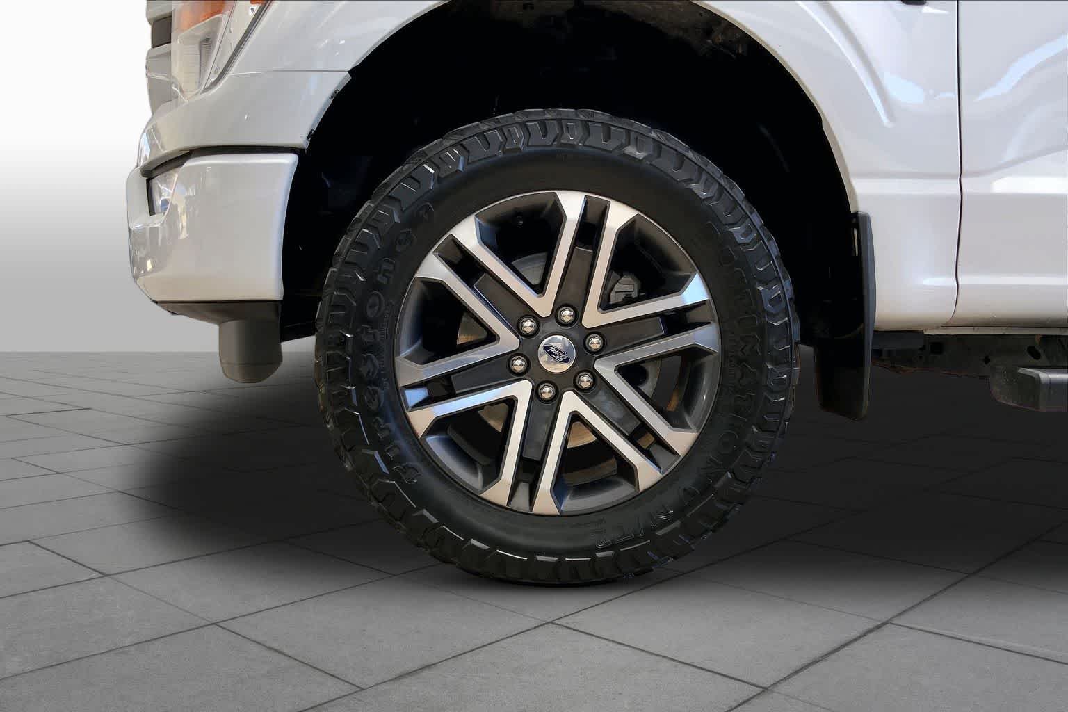 Used 2022 Oxford White Ford XL image 11