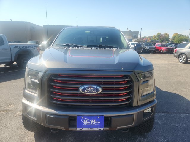 Used 2017 Magnetic Metallic Ford Lariat image 4