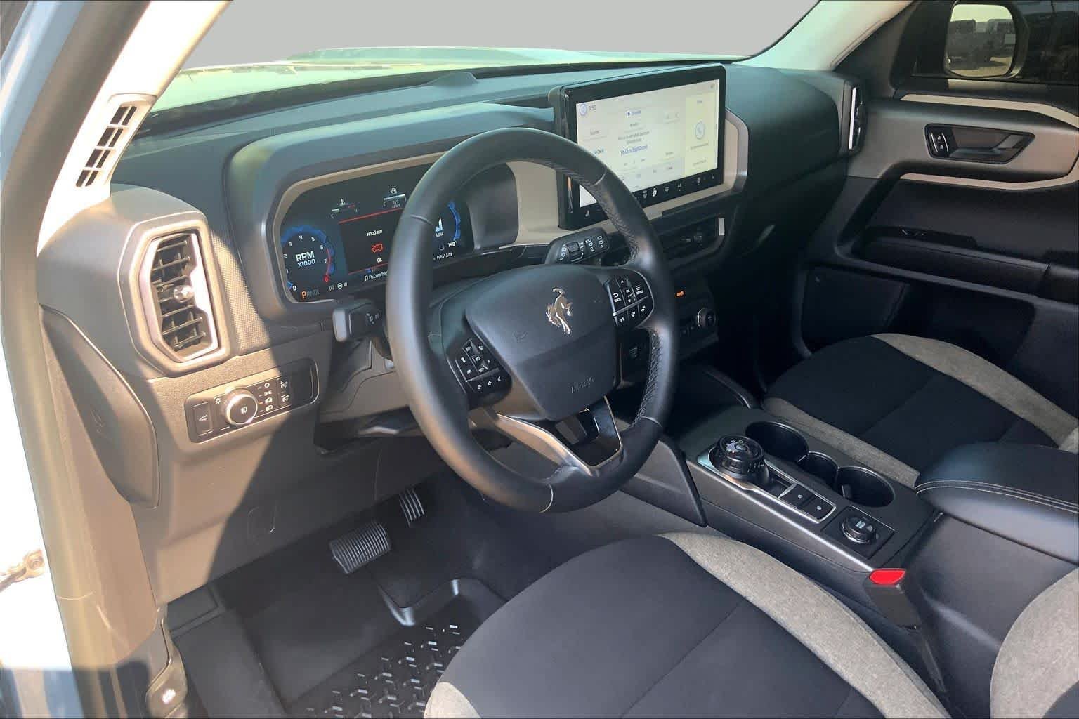 Used 2025 Azure Gray Metallic Tri-Coat Ford Big Bend image 18