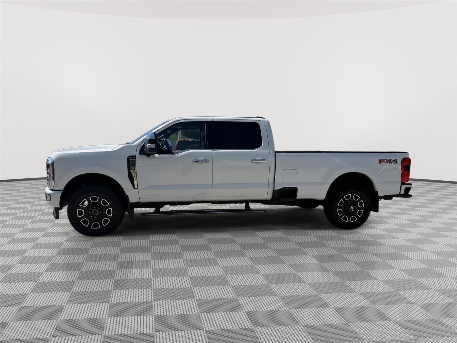 Certified Used 2024 Star White Metallic Tri-Coat Ford Platinum image 4