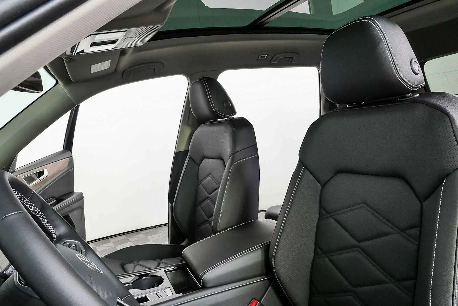 New 2026 Deep Black Pearl Volkswagen 2.0T SE w/Technology image 5