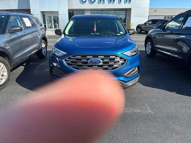Used 2020 Blue Metallic Ford SE image 1