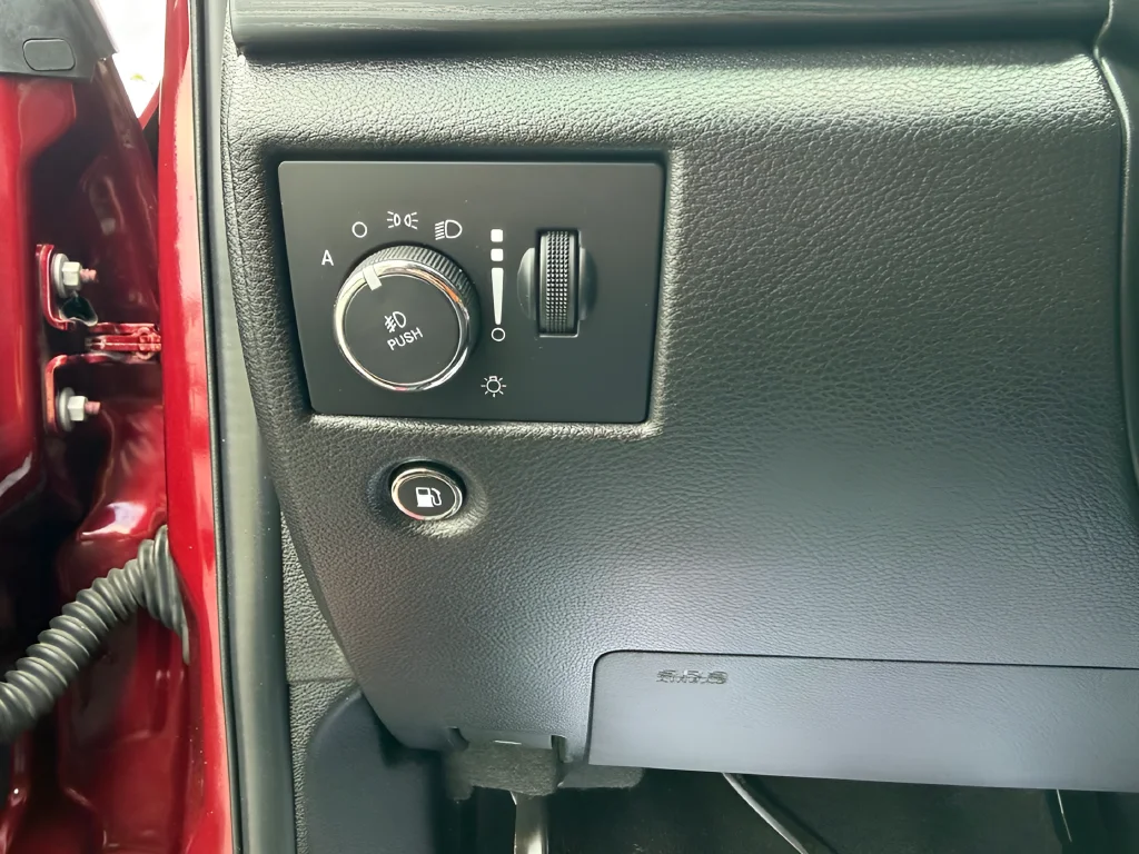 Used 2022 Red Jeep Laredo X image 10
