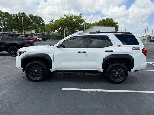 Used 2025 White Toyota SR5 image 4
